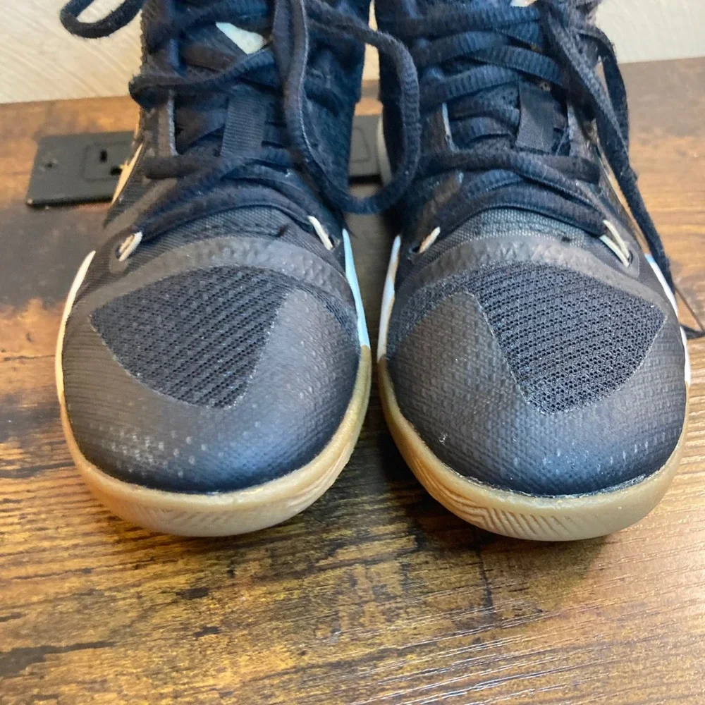 Nike Kyrie 3 III Kids Size 13C Boys Basketball Shoes Black Linen Tan Brown Gum